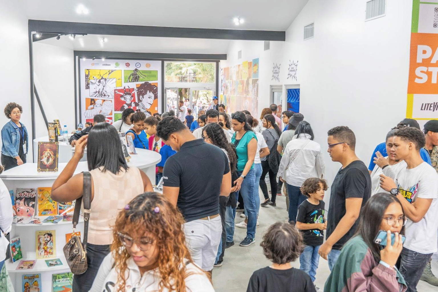 Pabellón del Cómic: un universo de creatividad en la Feria del Libro 2024
